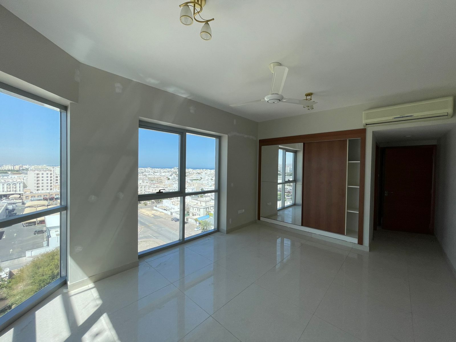 2 BR AMAZING FLAT WITH BALCONY AND SEA VIEW