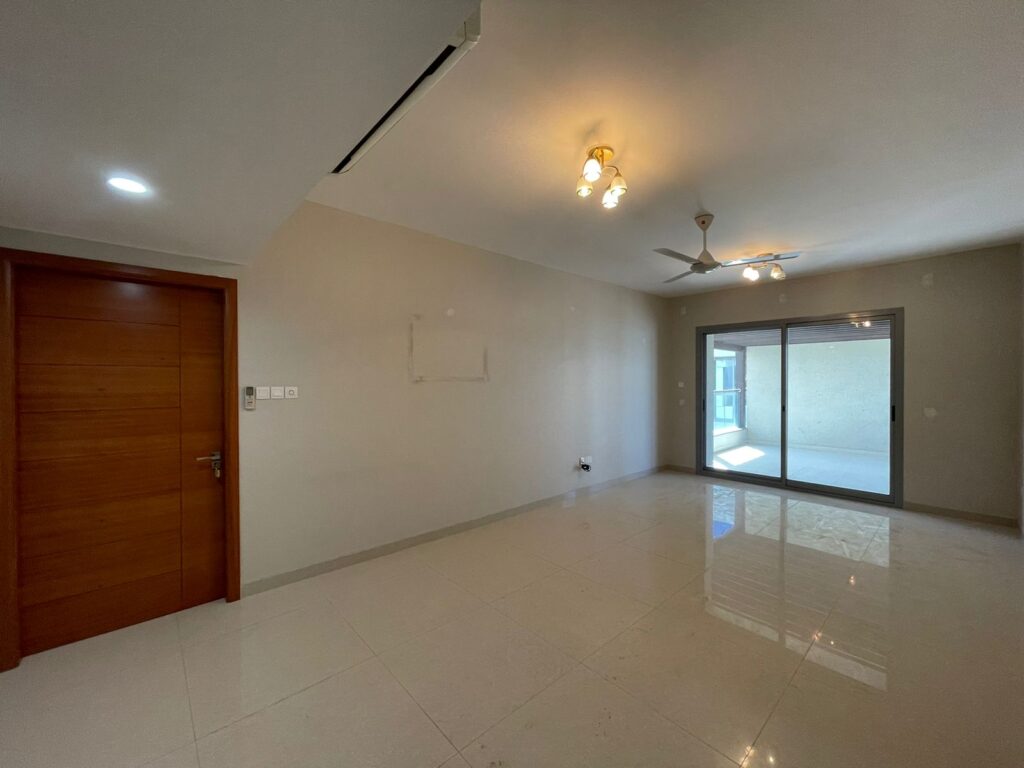 2 BR AMAZING FLAT WITH BALCONY AND SEA VIEW